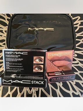 MAC Cosmetics Mini Mascara & Velvet Teddy Lipstick Set with Black Glossy Pouch